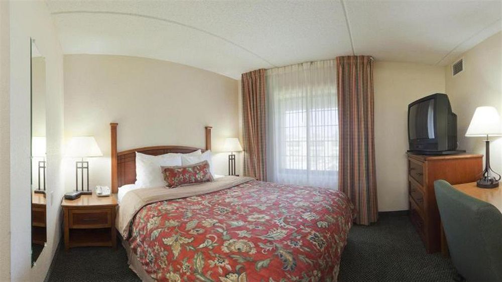 Staybridge Suites Wilmington-Newark By Ihg Екстер'єр фото